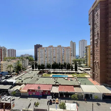 Gerona Center アパート