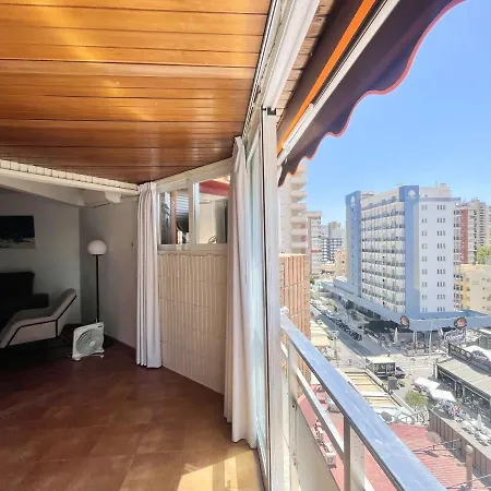 Gerona Center アパート