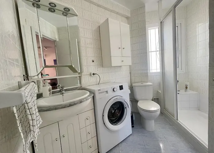 Gerona Center アパート