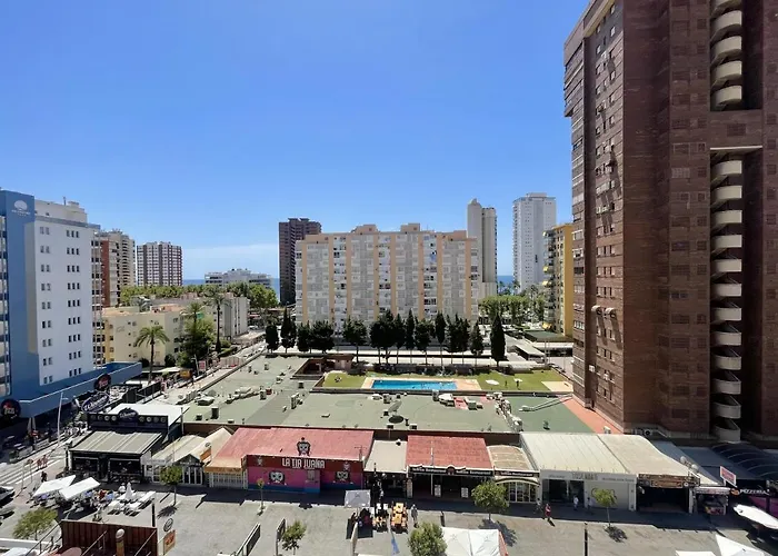 Gerona Center アパート