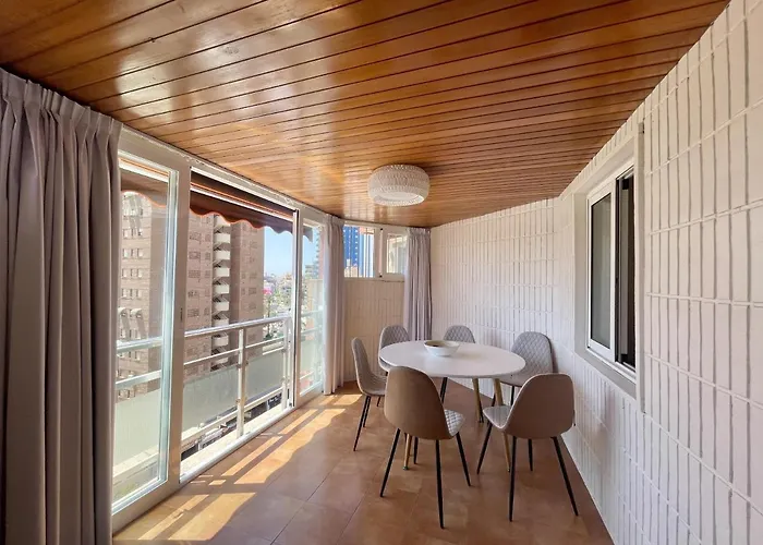 Gerona Center アパート