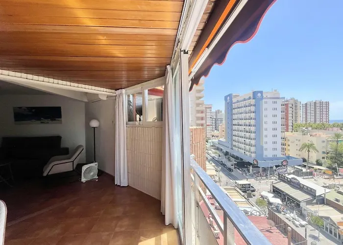 Gerona Center アパート