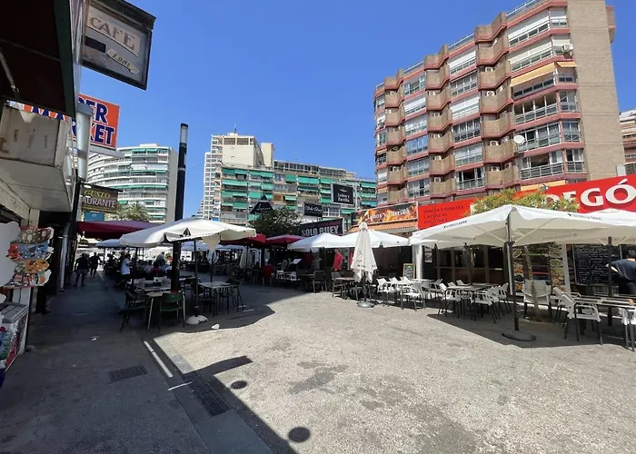 Gerona Center アパート